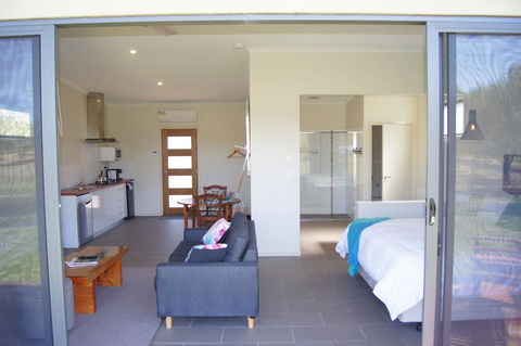 Manzanillo Grove Villa - Accommodation Mount Tamborine 3