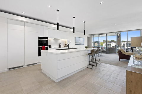 MARINA VIEW - Accommodation Mount Tamborine 0