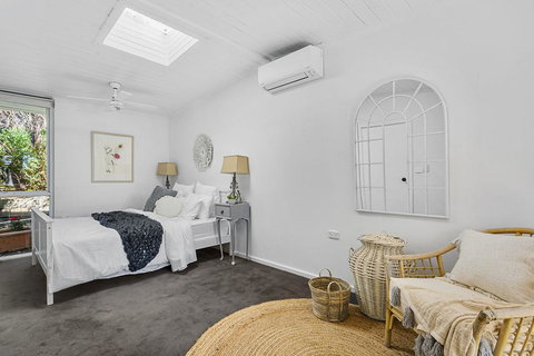MARTHA COTTAGE - MT MARTHA - Accommodation Mount Tamborine 3