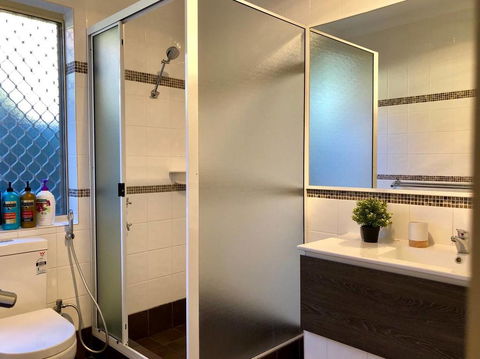 Massive Home (7 Mins To City) - Accommodation Mount Tamborine 3