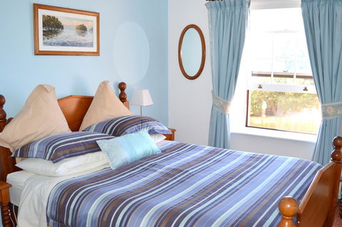 Meredith House - Accommodation Mount Tamborine 3