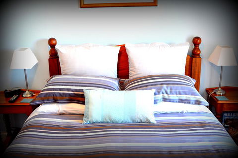 Meredith House - Accommodation Mount Tamborine 2