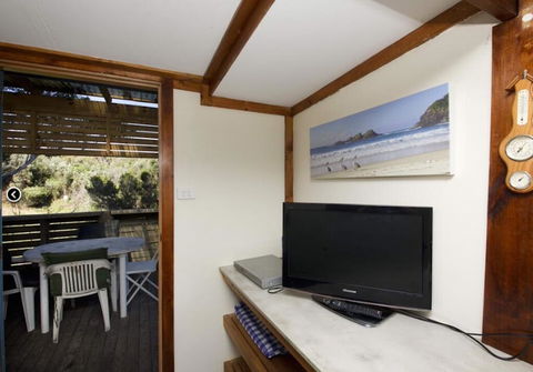 Mick's Beach Cottage - Seal Rocks Beachfront - Accommodation Mount Tamborine 3