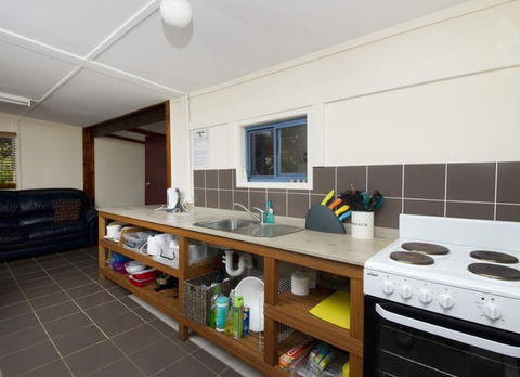 Mick's Beach Cottage - Seal Rocks Beachfront - Accommodation Mount Tamborine 2