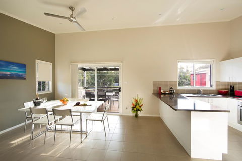 Middle Rock Holiday Resort - Accommodation Mount Tamborine 1