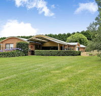 Misty Creek of Robertson - proximity and privacy - Accommodation Mount Tamborine