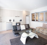 Modern Executive Apartment  Braddon 1BR Wine Wifi Secure Parking Canberra - Accommodation Mount Tamborine