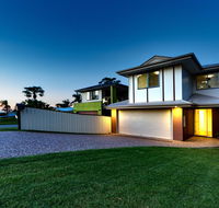 Modern Home away from Home - Accommodation Mount Tamborine