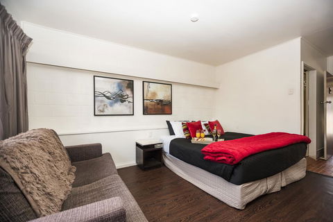 Motel Oasis - Accommodation Mount Tamborine 1