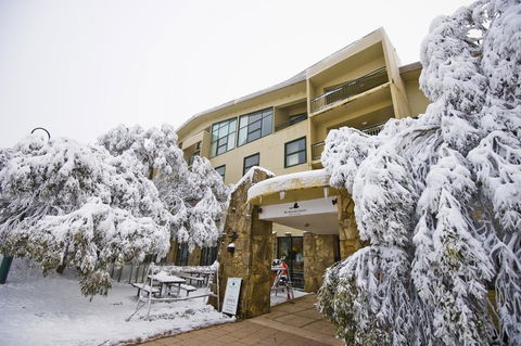 Mt Buller Chalet Hotel & Suites - Accommodation Mount Tamborine 0