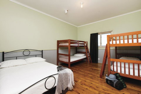 Mungo Shearers' Quarters - Accommodation Mount Tamborine 2