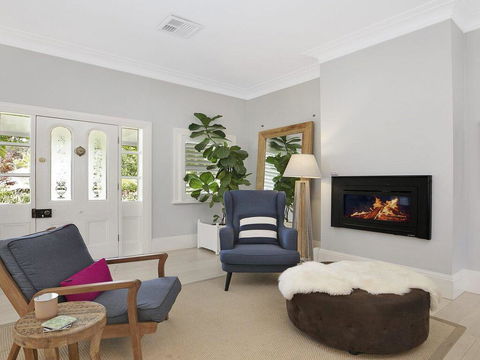 Nattai Lodge - House & Cottage In Beautiful Garden - Accommodation Mount Tamborine 2