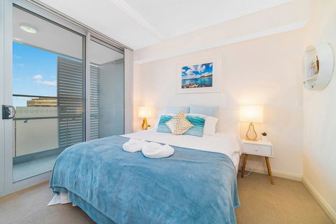 Near Airport & Train Station Stylish Two-Story Apartment - Accommodation Mount Tamborine 3