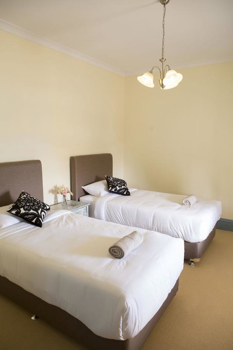 Spencer Cottage - Accommodation Mount Tamborine 5