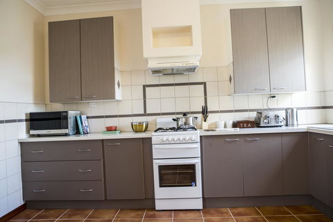 Spencer Cottage - Accommodation Mount Tamborine 7