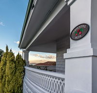 Serpentine Rose - Accommodation Mount Tamborine