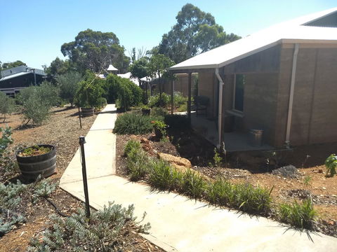Hotham Ridge Estate - Accommodation Mount Tamborine 14