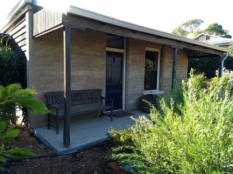 Hotham Ridge Estate - Accommodation Mount Tamborine 24