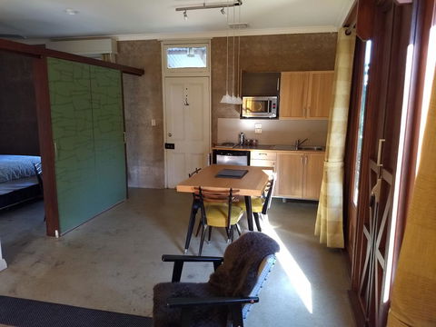 Hotham Ridge Estate - Accommodation Mount Tamborine 6