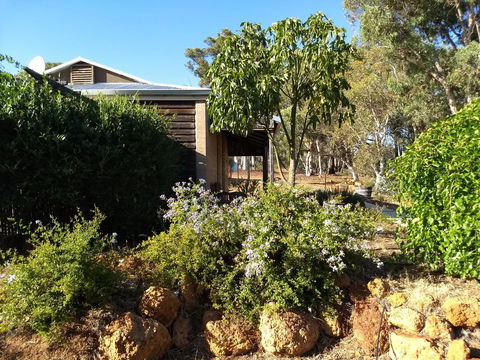 Hotham Ridge Estate - Accommodation Mount Tamborine 18