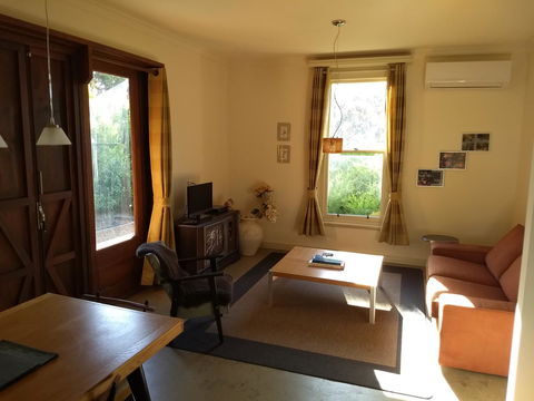 Hotham Ridge Estate - Accommodation Mount Tamborine 2