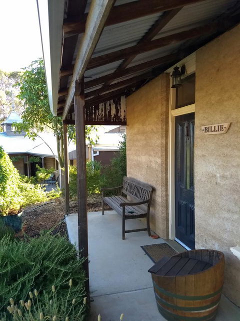 Hotham Ridge Estate - Accommodation Mount Tamborine 17