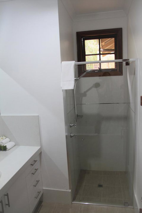 Riverglen Chalets - Accommodation Mount Tamborine 15