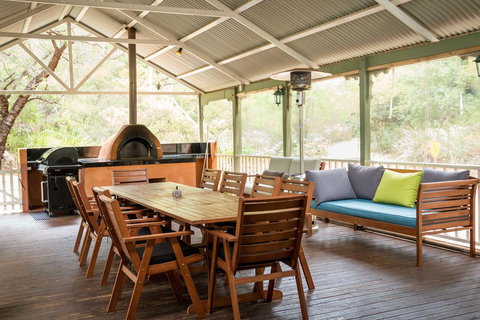 Riverglen Chalets - Accommodation Mount Tamborine 4
