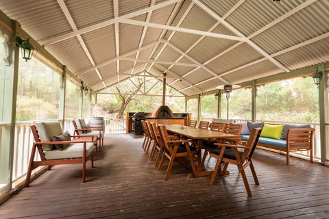 Riverglen Chalets - Accommodation Mount Tamborine 21