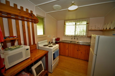 Treenbrook Cottages - Accommodation Mount Tamborine 17
