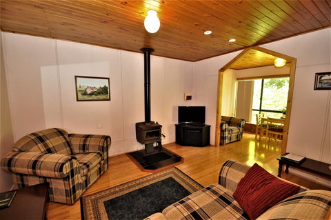 Treenbrook Cottages - Accommodation Mount Tamborine 14