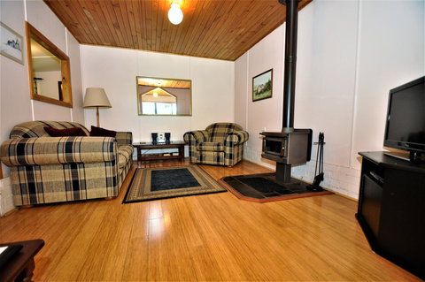 Treenbrook Cottages - Accommodation Mount Tamborine 13