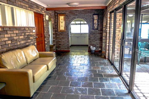 Geraldton Holliday Villas - Accommodation Mount Tamborine 9