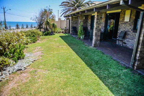 Geraldton Holliday Villas - Accommodation Mount Tamborine 1