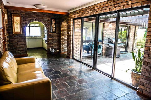 Geraldton Holliday Villas - Accommodation Mount Tamborine 11