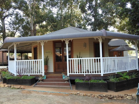 Quiet Escapes Cottages - Accommodation Mount Tamborine 11