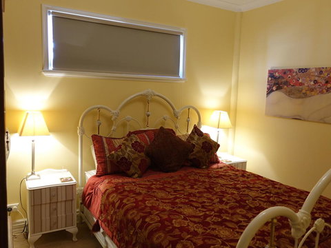 The Blacksmiths Cottage - Accommodation Mount Tamborine 24