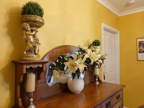 The Blacksmiths Cottage - Accommodation Mount Tamborine 10