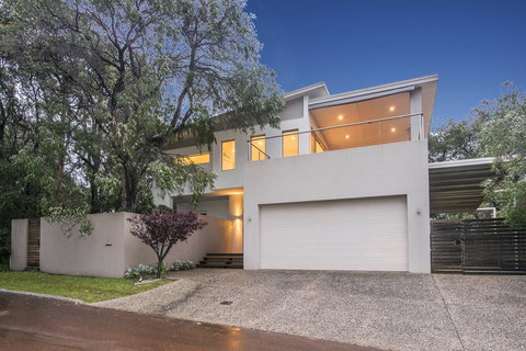 Calm Waters - Accommodation Mount Tamborine 1