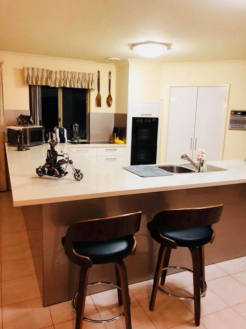 LA ANCHOR ON THE CANALS (MANDURAH) - Accommodation Mount Tamborine 6