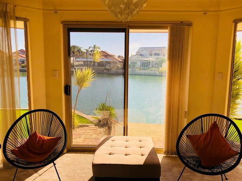 LA ANCHOR ON THE CANALS (MANDURAH) - Accommodation Mount Tamborine 3