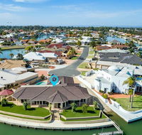 LA ANCHOR ON THE CANALS MANDURAH - Accommodation Mount Tamborine