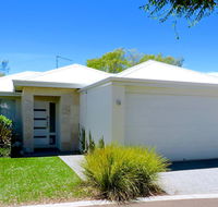 Contemporary Cove - Quindalup - Accommodation Mount Tamborine