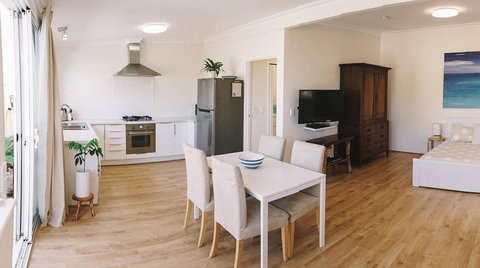 Sun Studio - Accommodation Mount Tamborine 2