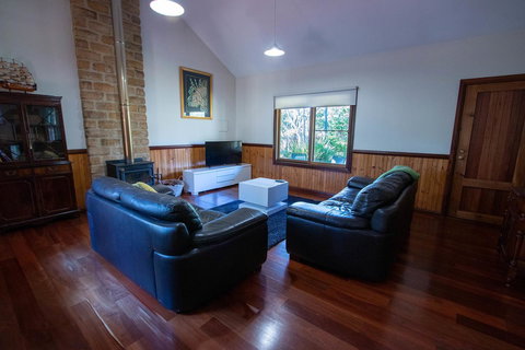 Denmark Forest Retreat - Accommodation Mount Tamborine 38