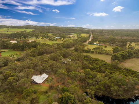 Denmark Forest Retreat - Accommodation Mount Tamborine 4