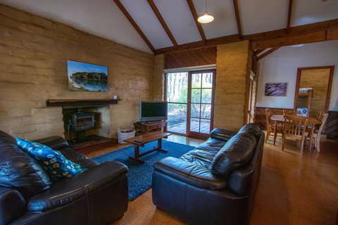 Denmark Forest Retreat - Accommodation Mount Tamborine 8