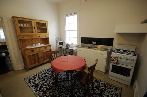 My Place Colonial Accommodation - Accommodation Mount Tamborine 16