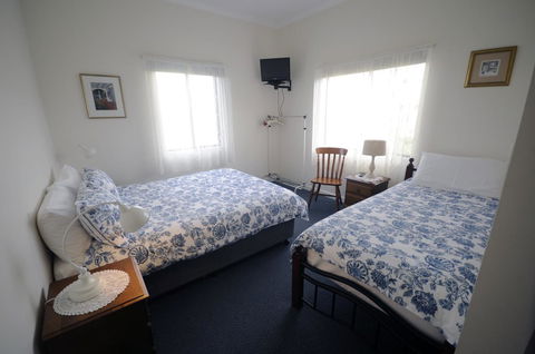 My Place Colonial Accommodation - Accommodation Mount Tamborine 43