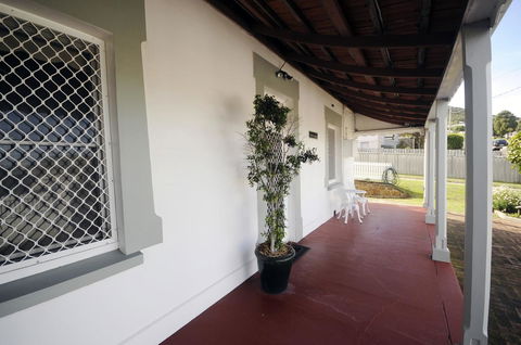 My Place Colonial Accommodation - Accommodation Mount Tamborine 20